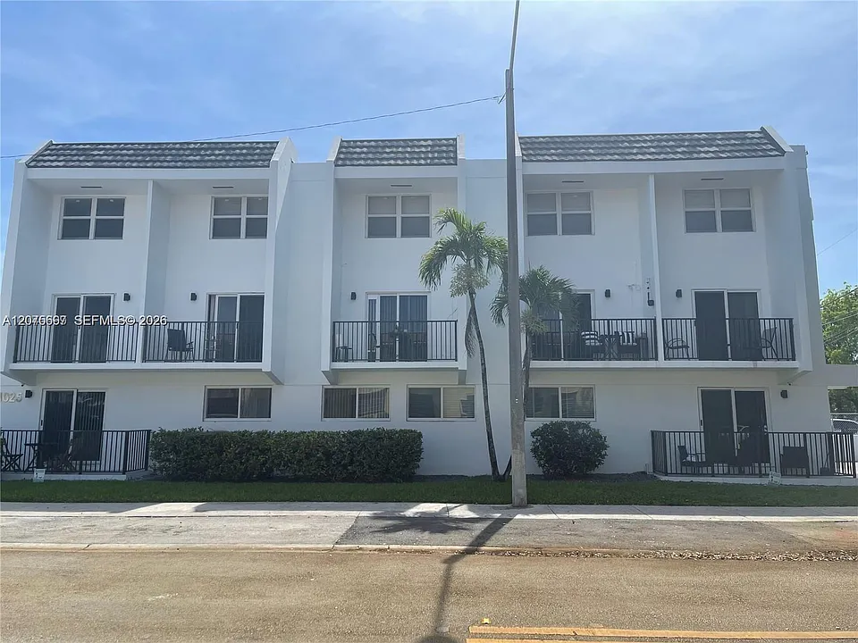 1025 SW 6th Ave #6