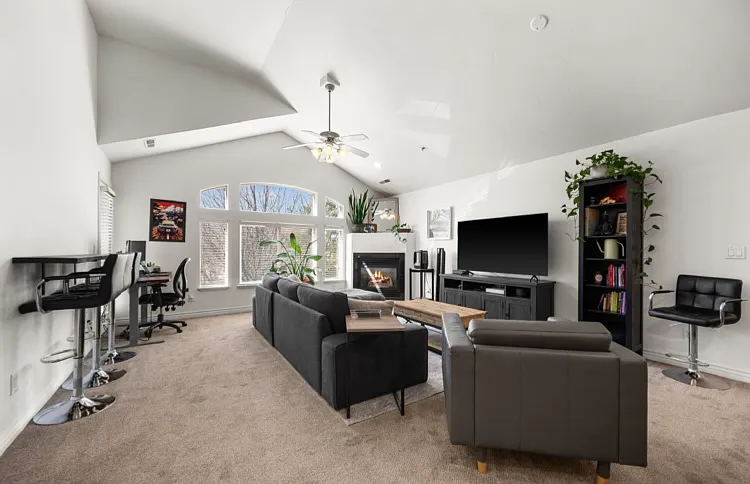 2725 S 700 E — Photo 3