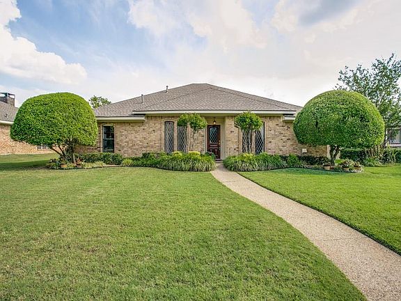 2nd image of 1700 Brazos Trl