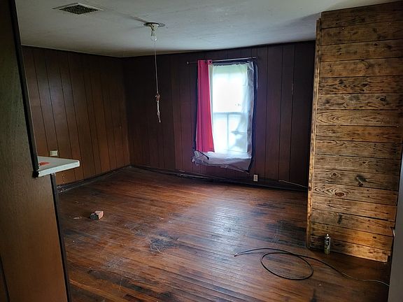 2nd image of 190 Cinnamon Run