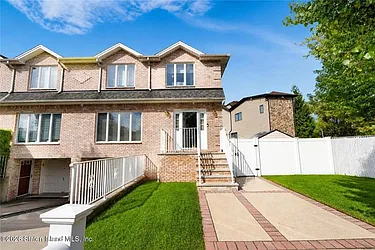 4 Clearmont Avenue