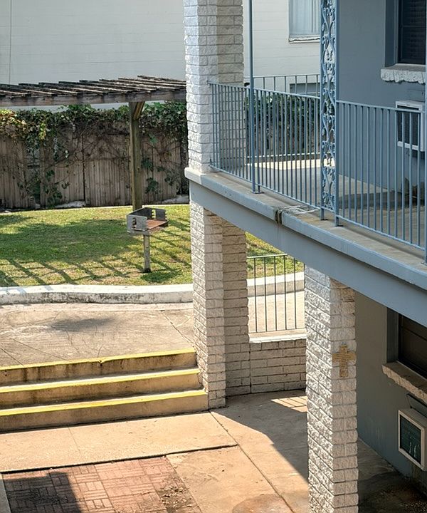 1st image of 1110 Caliente Dr #14