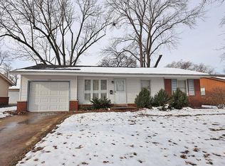 550 Ridge Ave, Elk Grove Village, IL 60007