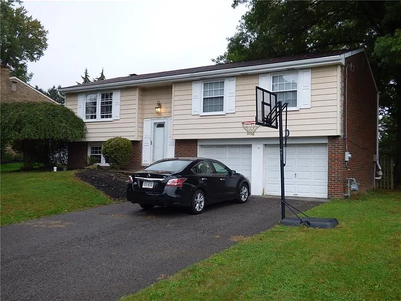 105 Priscilla Dr photo 1