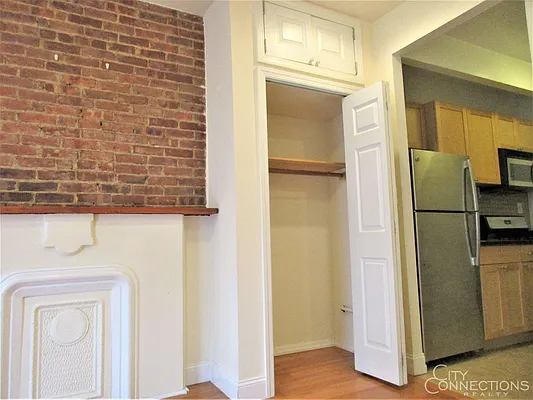 Rented by City Connections Realty | media 16