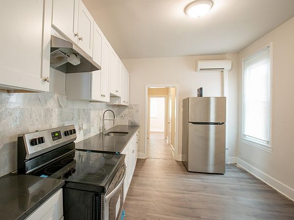 2nd image of 2932 N Mascher St #9