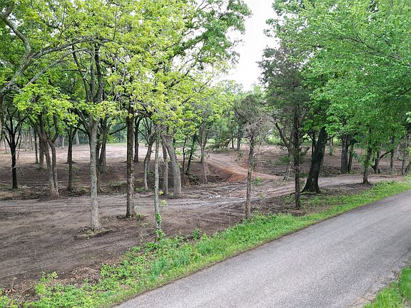 2nd image of 410 W Arkansas Rd