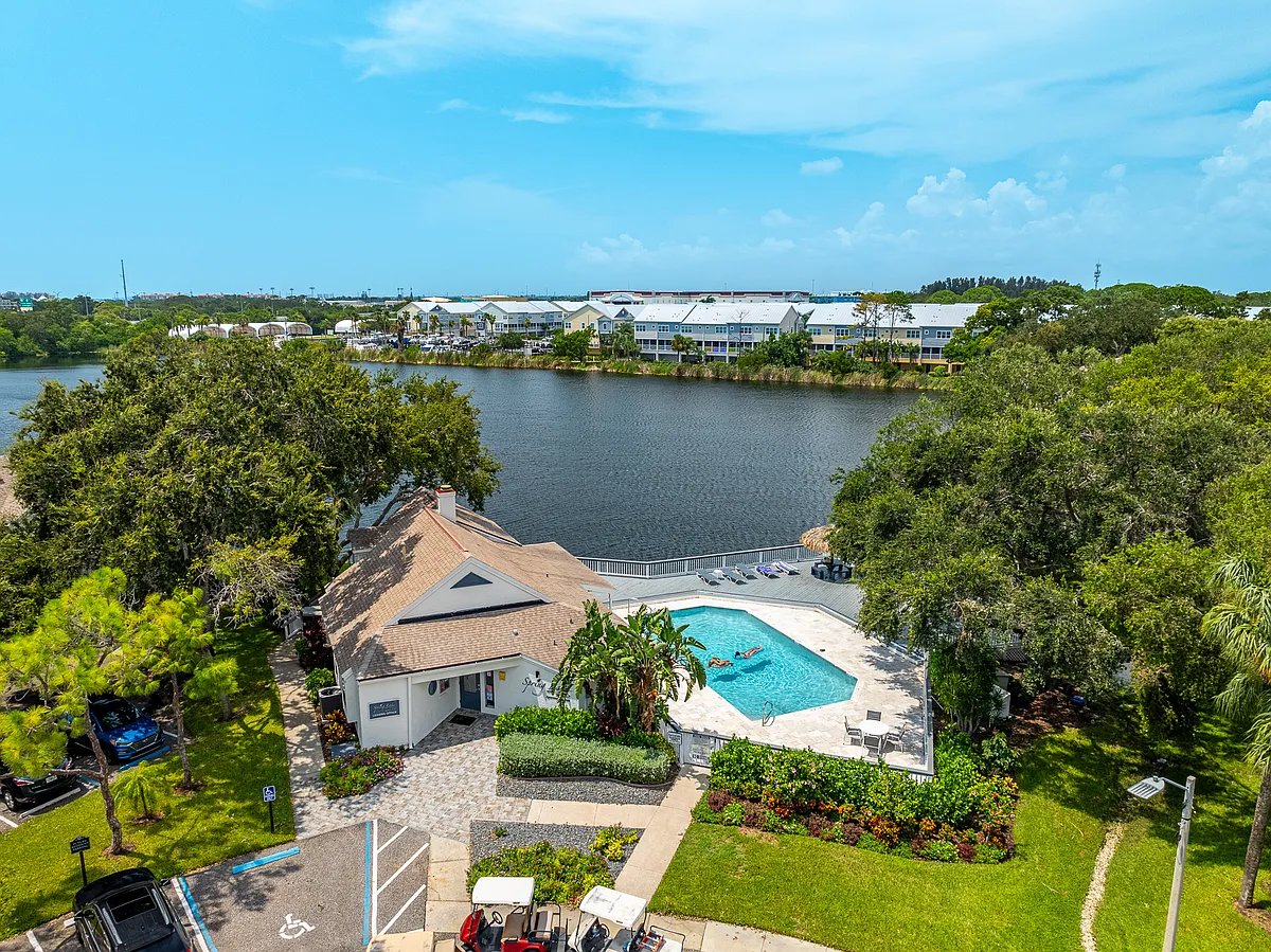 Photo 2 of 194 - Spring Lake Apartments - Saint Petersburg, FL Building Photo - Spring Lake Apartments