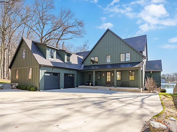 2nd image of 167 N Crooked Lake Dr