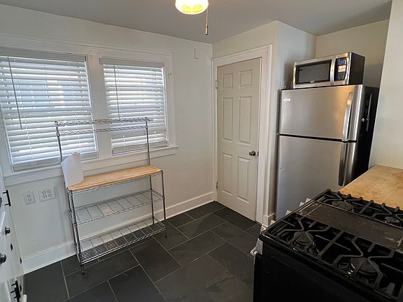3rd image of 386 Stillwell Ave Floor 2