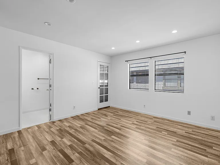 412 N Bushnell Ave #C — Photo 14