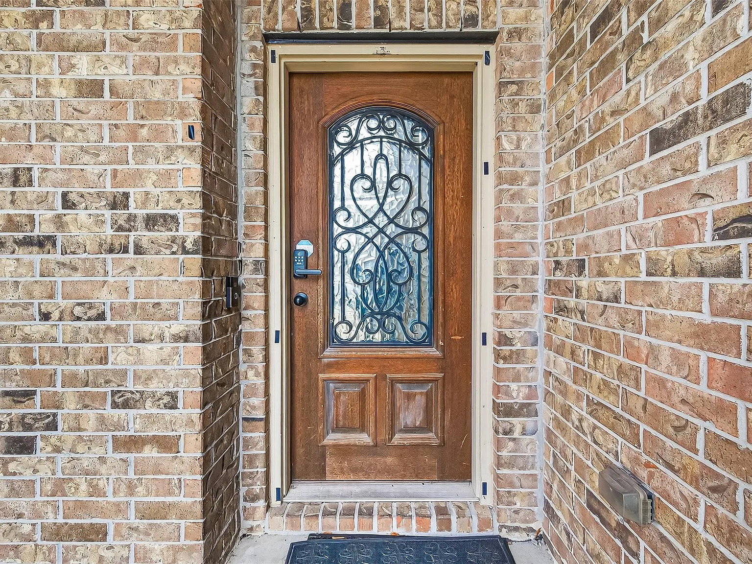 4 bed, 3.5 bath, 3339 sqft, $2,999 — Photo 4