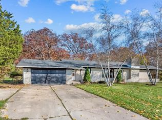 3708 Hawthorne St, Harvard, IL 60033