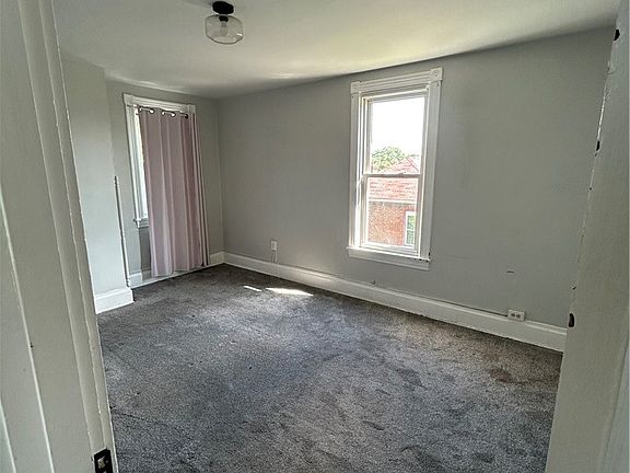 2nd image of 309 W 14th Ave