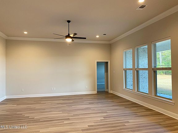 4th image of 10185 Patrick Dr