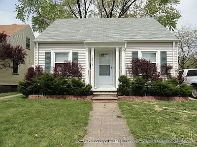 12204 Wayland Ave photo 1