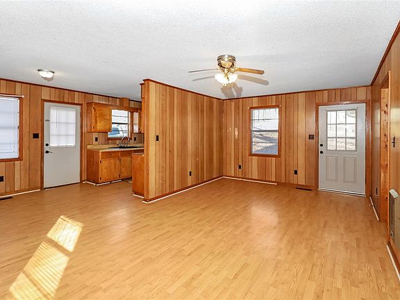 3rd image of 151 Bramblewood Dr