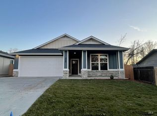 215 W Nevada Ave, Homedale, ID 83628