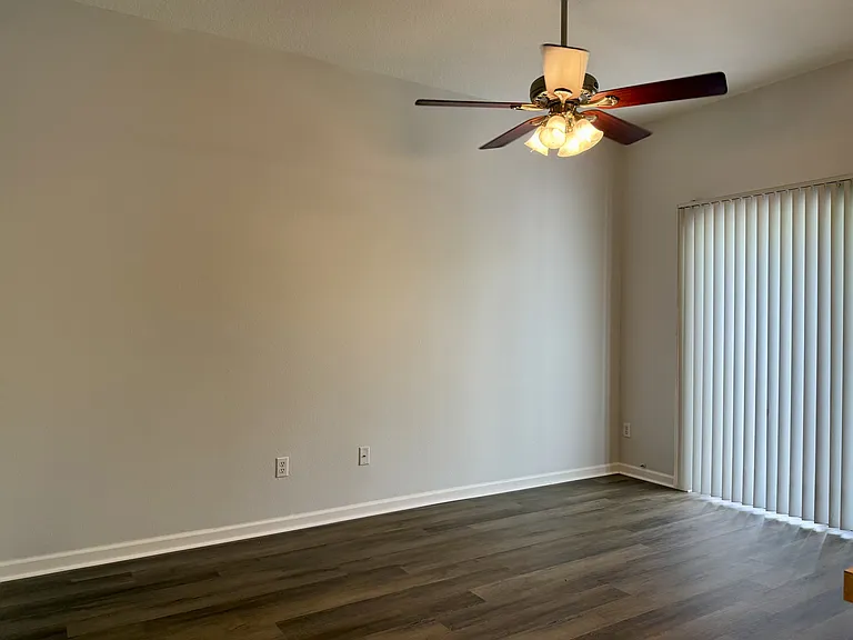 823 Pine Pointe Ln #1 — Photo 4