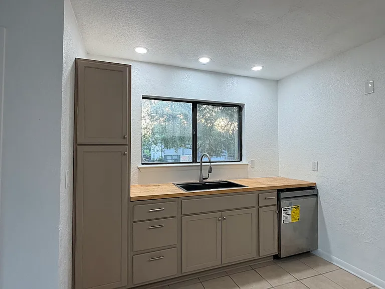 10475 Canyon Vlg — Photo 3