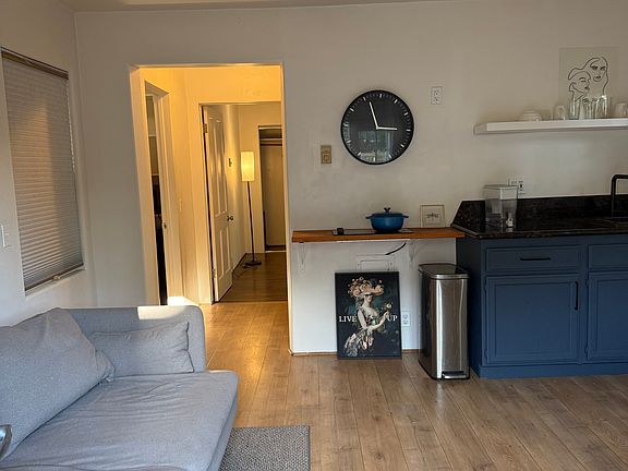 3rd image of 2606 Pacific Ave APT 1