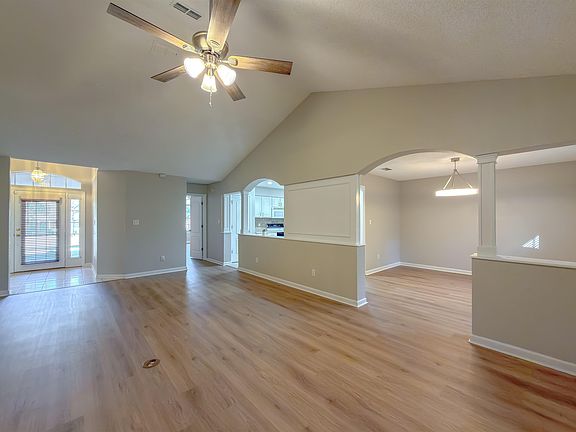 2nd image of 2505 Garnet Ln
