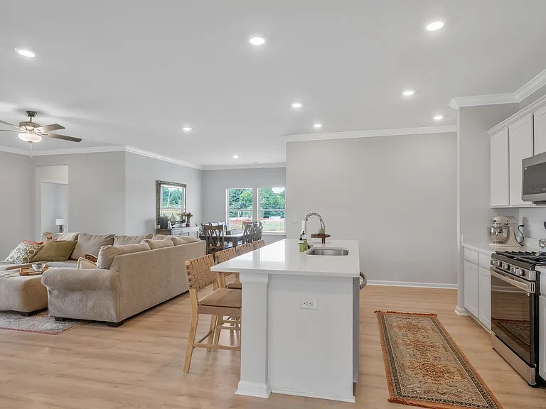 101 Stockholm Ln — Photo 11