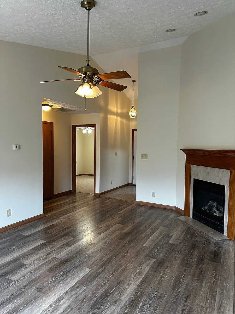Building Photo - 2458 Edison Dr