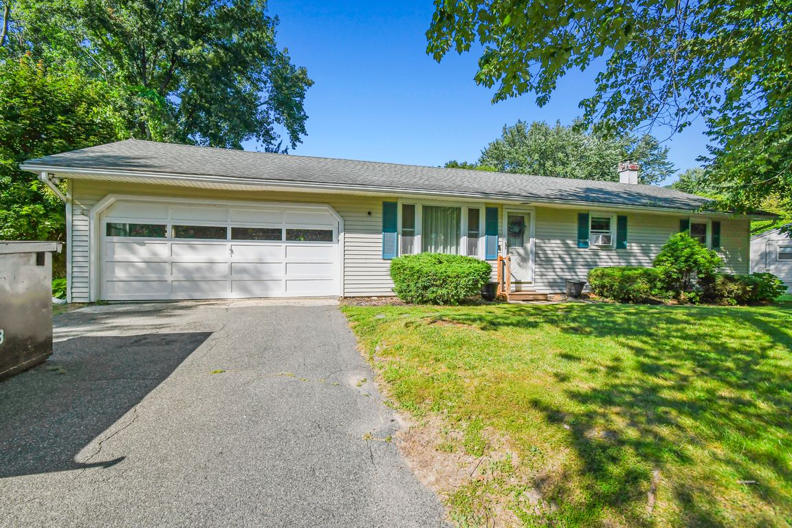 83 Devonshire Drive Cheshire MA 01225_026
