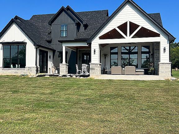 2nd image of 239 Nelson Dr