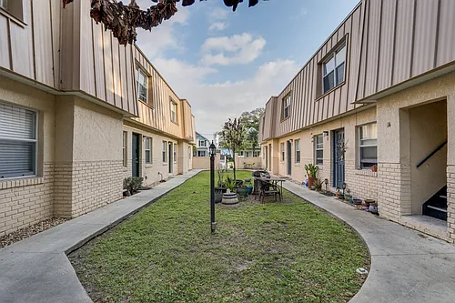 Hamilton House Apartments Photo 1