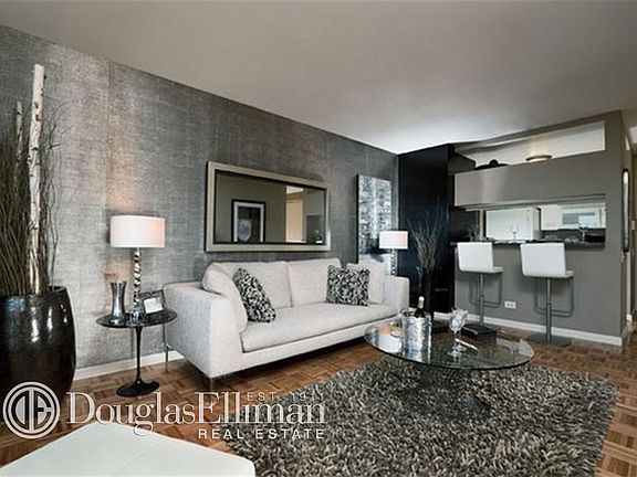 2nd image of 560 W 43rd St APT 26H