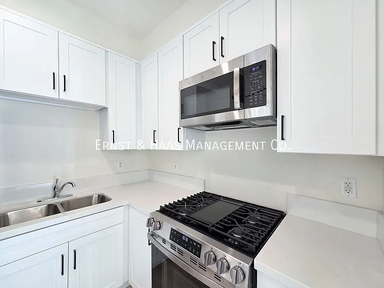 321 Chestnut Ave #2 — Photo 3