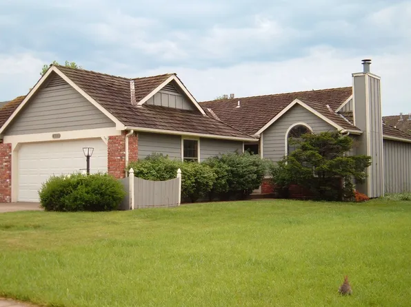 4731 Moundridge Ct, Lawrence, KS 66049