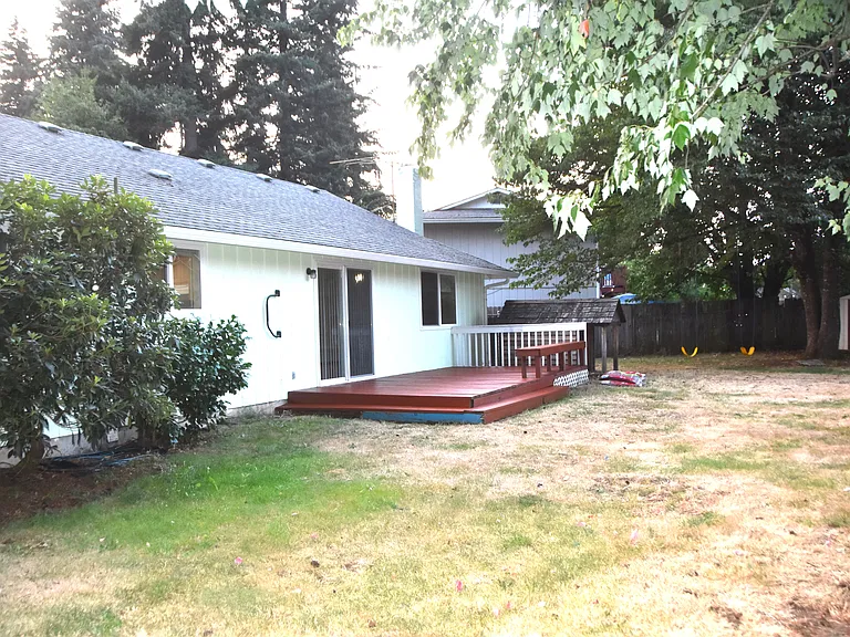 8205 NE 139th Ct — Photo 15