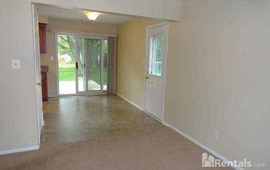 3rd image of 315 Cherryland St