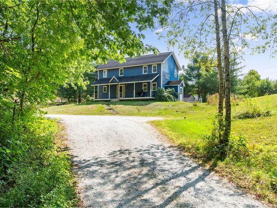 27 Oak Hill Lane, Essex Junction, VT 05452