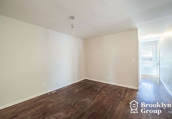 4th image of 199 Tompkins Ave #1