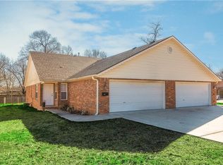 906 NW A St, Bentonville, AR 72712