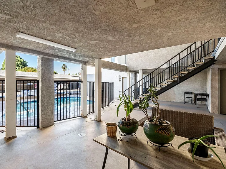 1 Month Free! Renovated Units in Central Van Nuys — Photo 21