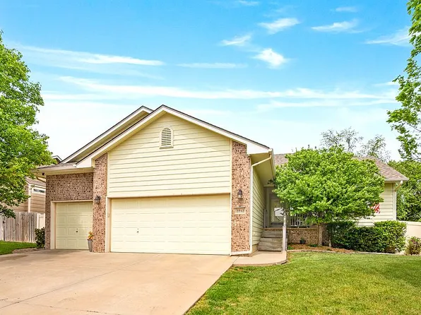 2212 E Tall Tree Rd, Derby, KS 67037