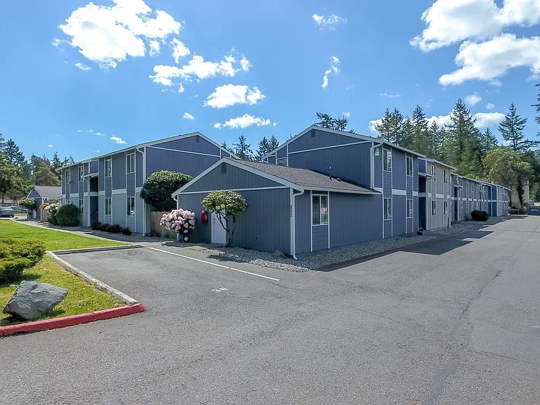 Dimension Lakewood Apartments — Photo 8