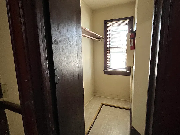 2943 N Newhall St — Photo 17