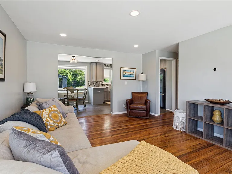 269 Beryl Way — Photo 7
