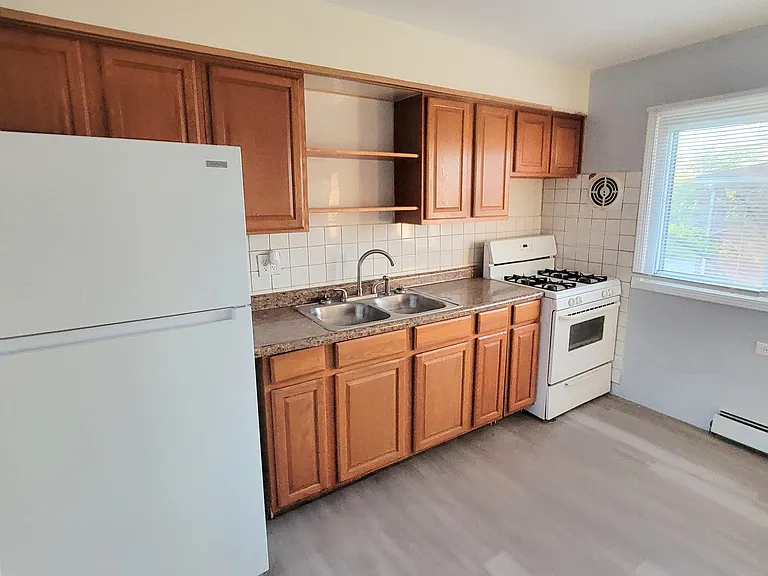 14432 Jefferson Ave #2 — Photo 4