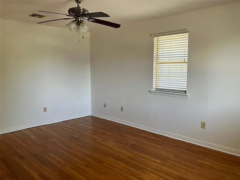 6618 Marshal Foch St — Photo 11