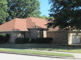 3321 W Beechwood Ct, Springfield, MO 65807
