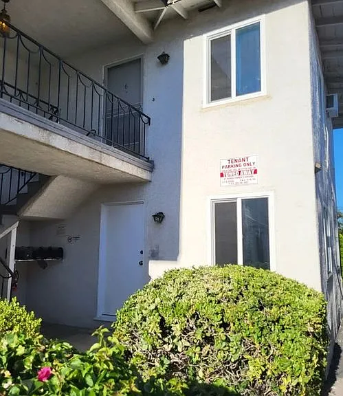 934 N Lake Ave #5 — Photo 5