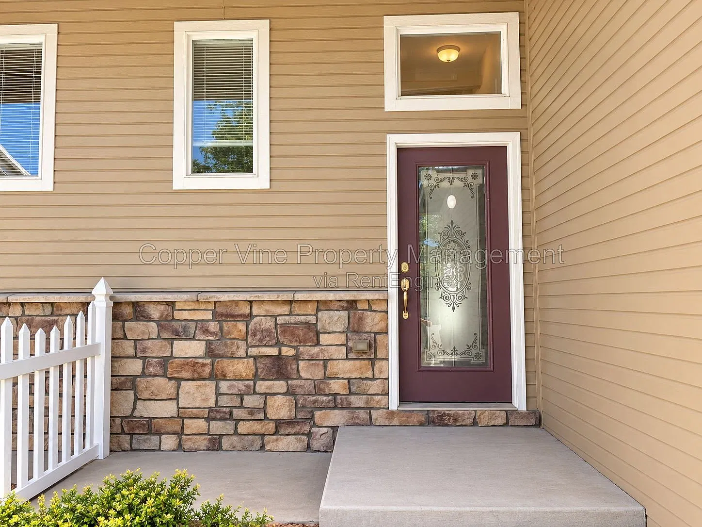 3 bed, 2.5 bath, 2273 sqft, $2,245 — Photo 2