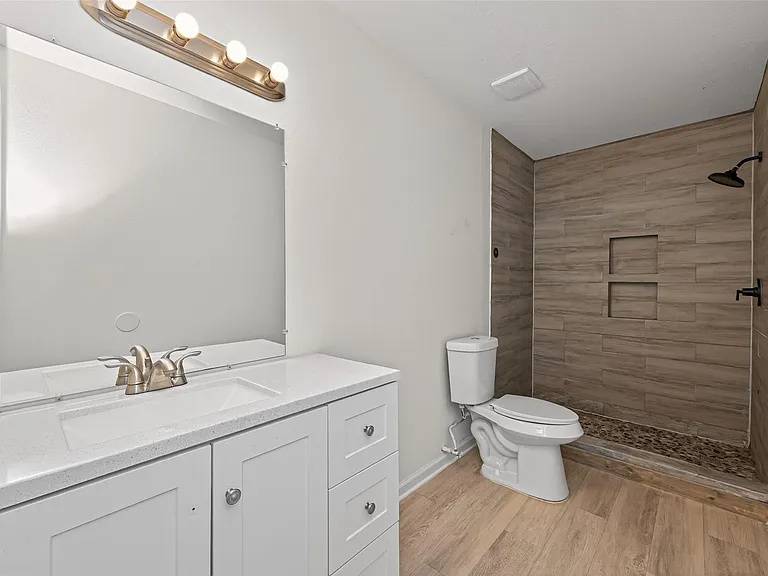 170 Walter Dr — Photo 32